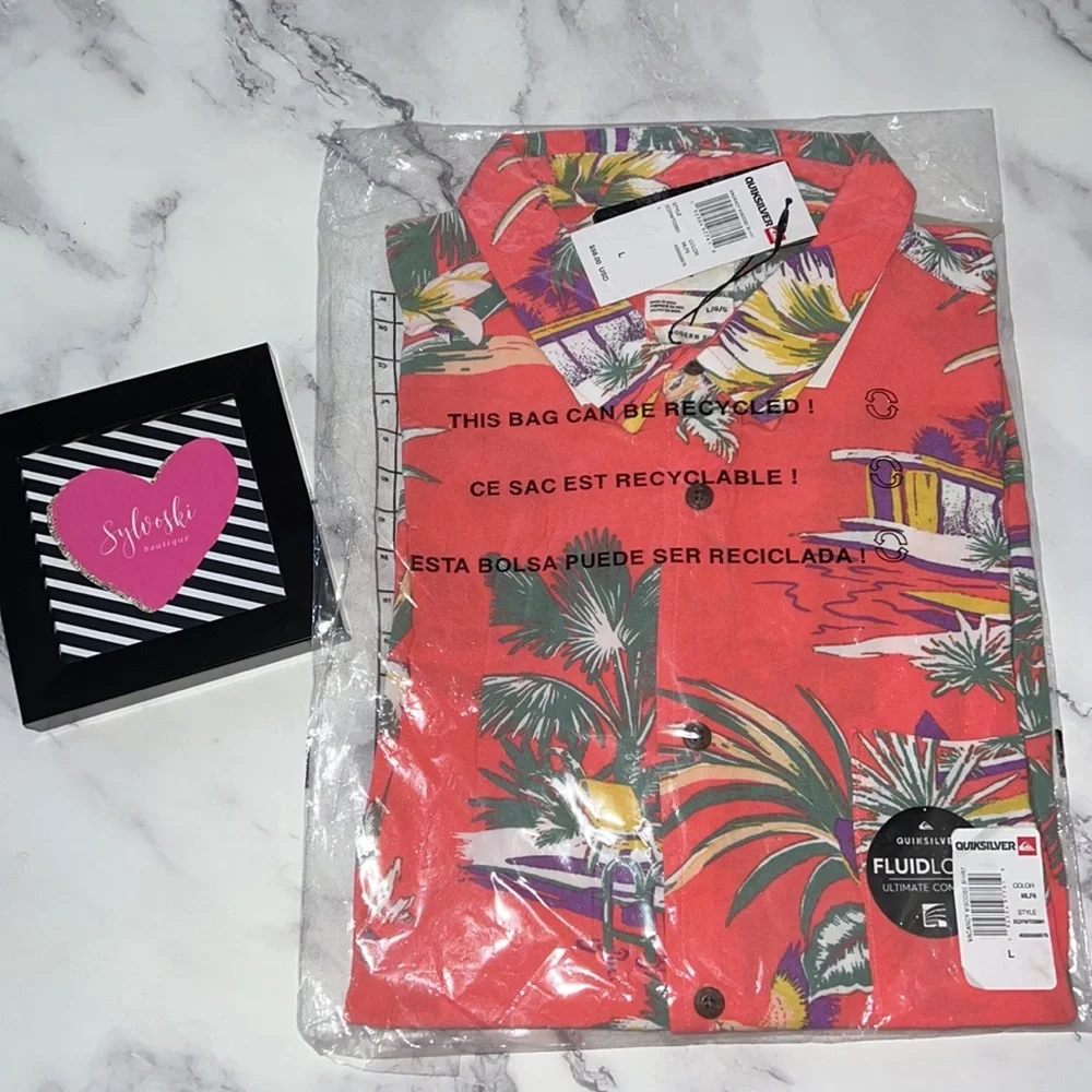 🌴Quiksilver Vacancy - Short Sleeve Shirt for Men NWT - Picture 7 of 8